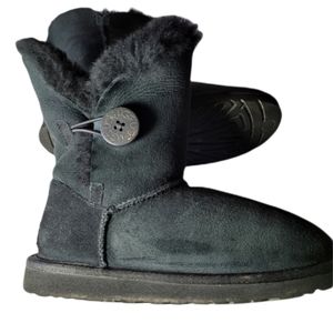 UGG BAILEY BUTTON WOMENS BOOT